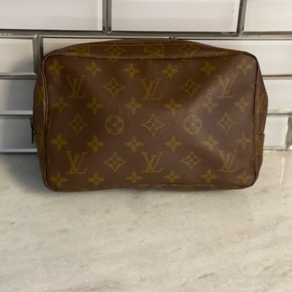 Louis Vuitton Handbags - 🛍 Authentic 🛍 Louis Vuitton 🛍 Trousse 23 Cosmetic Bag Case Clutch